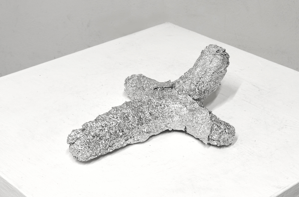 Fernando J. Ribeiro_cross sculpture_2016