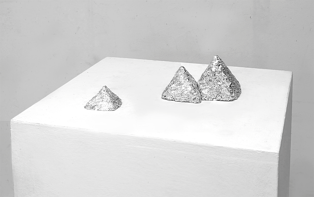 Fernando J. Ribeiro_Egipt Pyramids_sculpture_aluminum foil_2015